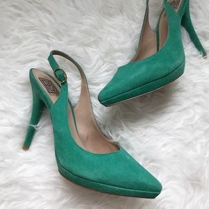 Pour La Victoire Divina Slingback